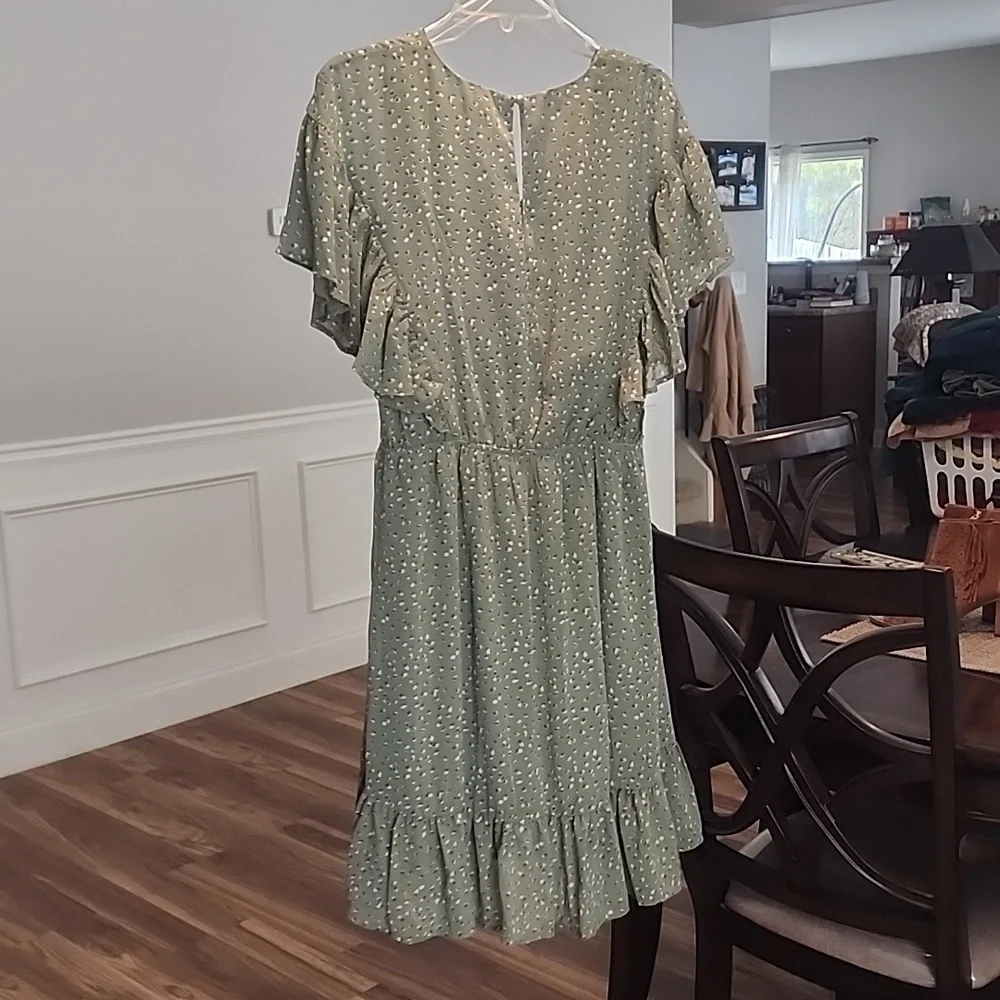 Ladies Spring Dress - Picture 5 of 7